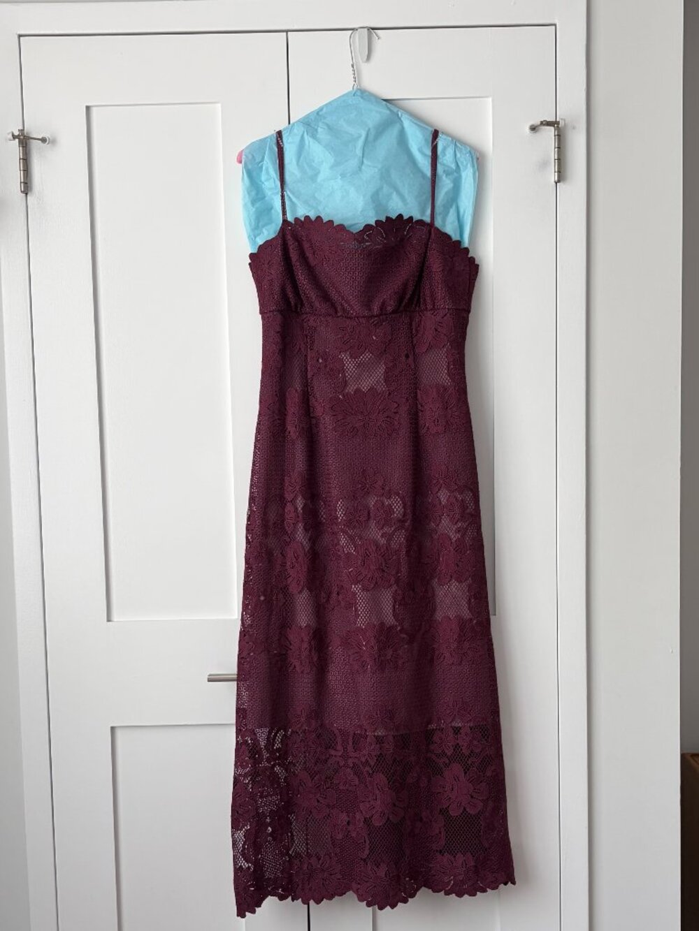 Steve Madden Willow Scalloped Floral Lace Midi Dress in Chalk Violet